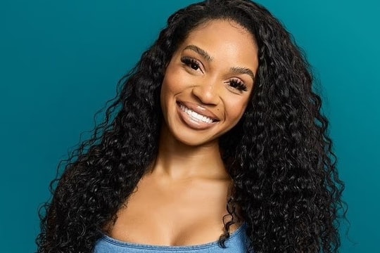 Người đẹp sốc khi hẹn hò bạn trai hơn 33 tuổi