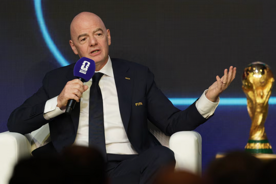 Vé World Cup 2026 đắt hơn 1 cây vàng gây bức xúc, FIFA tiếp tục tăng giá