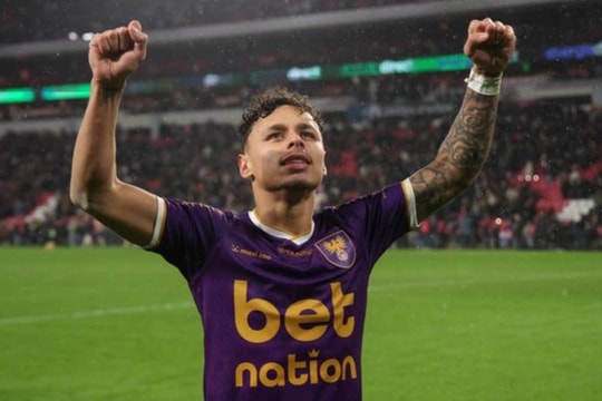 Vướng bê bối hộ chiếu, cầu thủ Hà Lan nhập tịch vẫn được thi đấu ở Indonesia