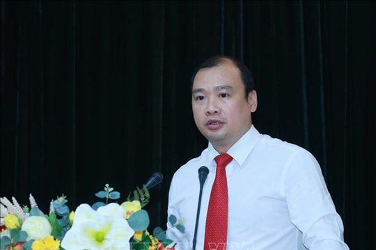 Xây dựng 'lá chắn tư tưởng' cho cán bộ