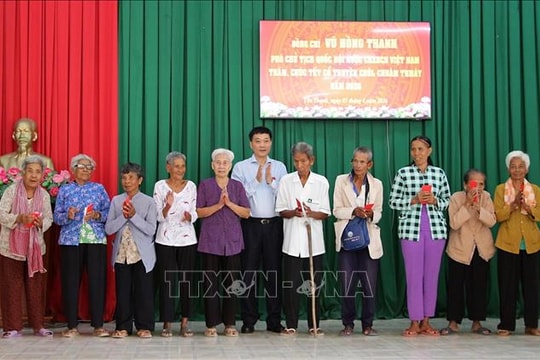 Lãnh đạo Quốc hội thăm, chúc Tết Chôl Chnăm Thmây tại Cần Thơ