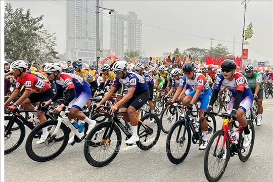 Khởi tranh giải đua xe đạp toàn quốc, mở màn hành trình 2.745km 'Non sông liền một dải'