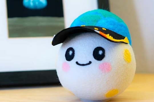 Cậu bé 8 tuổi thiết kế linh vật theo tàu Artemis II vào vũ trụ