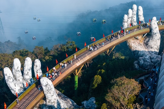 Cáp treo Bà Nà lãi kỷ lục hơn 4 tỷ đồng mỗi ngày