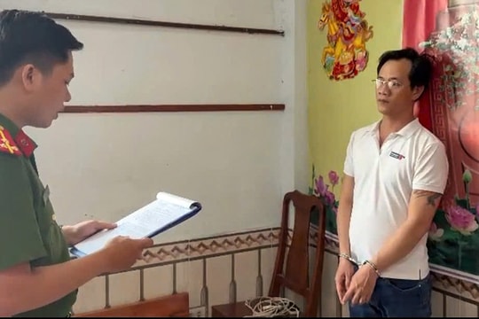 Lập kế hoạch lừa tiền bạn học cũ sau lần họp lớp