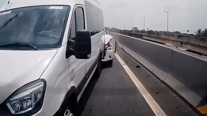 Hai tai nạn liên tiếp trên cao tốc TP HCM - Trung Lương