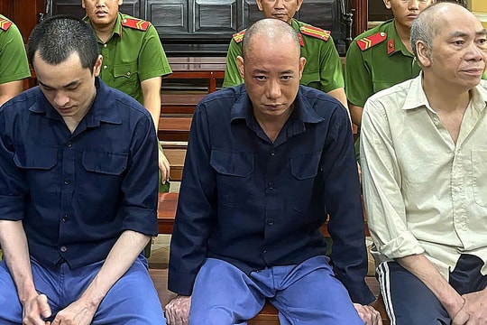 Cựu cán bộ hải quan tiếp tay buôn lậu bị phạt 10 năm tù