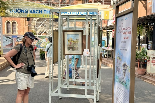 '50 Spaces' tái hiện Hà Nội - Huế - TP Hồ Chí Minh qua ký họa