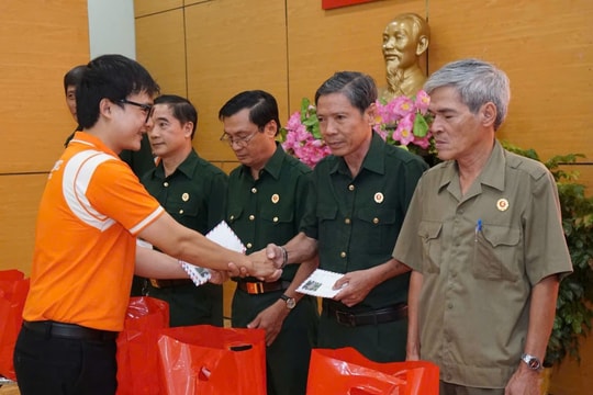 Thăm và tặng quà tri ân các cựu chiến binh tại TP Hồ Chí Minh