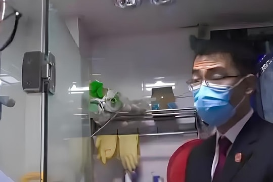 Mở chuyện ma gần 10 tiếng mỗi ngày để trả đũa hàng xóm