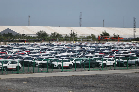 Các nghị sĩ giục Trump cấm hãng xe Trung Quốc sản xuất tại Mỹ