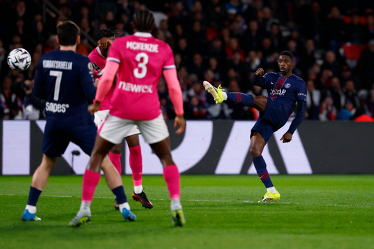 Dembele lập cú đúp, PSG thắng đậm trước ngày đấu Liverpool