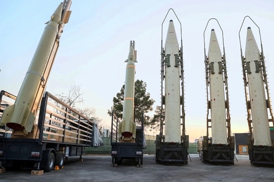 Iran 'chỉ mất vài giờ' để khôi phục hầm tên lửa trúng đòn của Mỹ