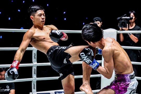 Cận cảnh cú đá trị giá 10.000 USD khiến võ sĩ Nhật Bản thua ngay lập tức