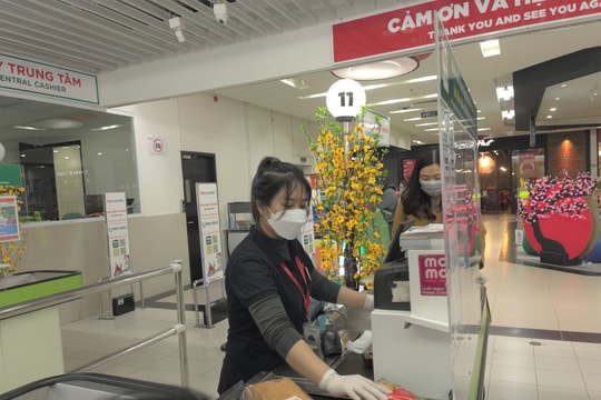 Sinh viên làm bán thời gian bị truy thu BHYT: Doanh nghiệp làm đúng hay sai?