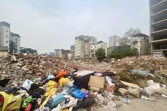 Bãi rác tự phát 'bủa vây' khu dân cư khu vực thi công tuyến Vành đai 2.5