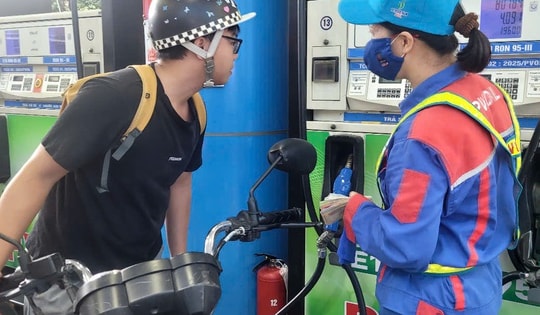 Xăng E10 có thể thay thế xăng khoáng ngay tháng 4-2026, hàng chục triệu xe máy và ô tô chú ý gì?