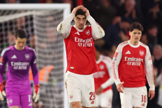 Arsenal bị loại sốc ở Cup FA