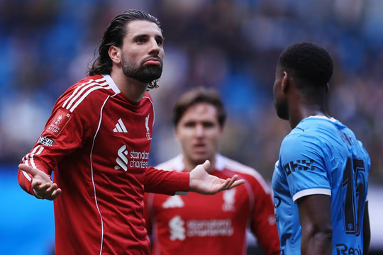 Slot, Szoboszlai chê Liverpool thiếu tinh thần chiến đấu