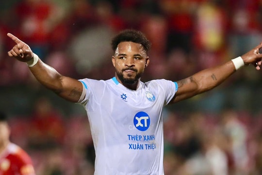 Xuân Son ghi bàn, kiến tạo và bỏ lỡ khó tin trong một trận