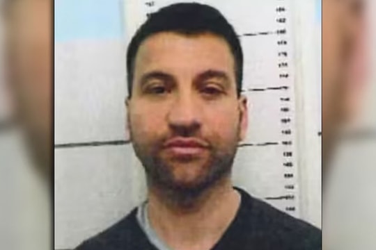 Cảnh sát đột kích biệt thự, bắt trùm mafia Italy