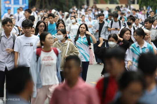 Thí sinh 'nhăn mặt' vì đề thi đánh giá năng lực Đại học Quốc gia TP HCM