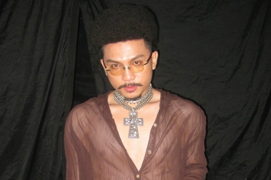 'Bạn trai Pháo' vướng tranh cãi