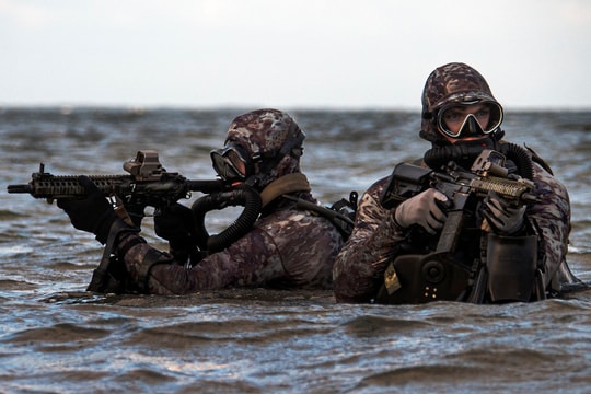 SEAL Team 6: Đơn vị đặc nhiệm tuyệt mật giải cứu phi công Mỹ trên đất Iran