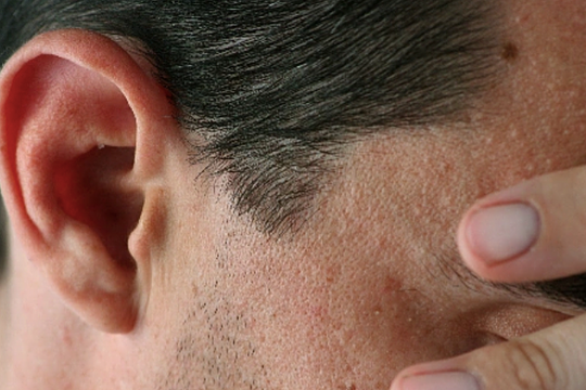 Bác sĩ chỉ cách phân biệt chóng mặt 'lành tính - ác tính'