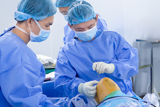 Có nên cắt bỏ sụn chêm?