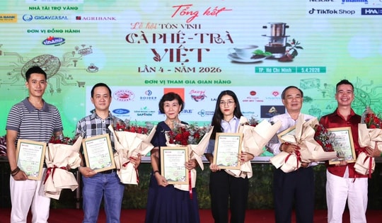 Ly cà phê, tách trà chạm đến ký ức