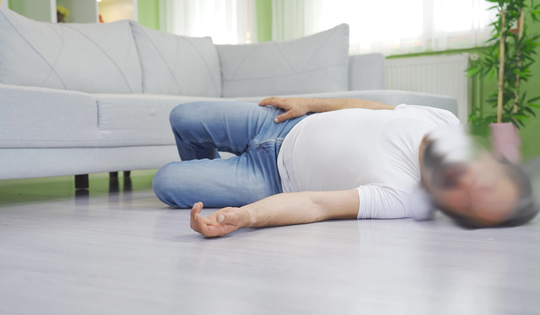 Người đàn ông 58 tuổi tử vong khi tắm, bác sĩ điểm mặt chỉ tên thói quen "bào mòn" sức khỏe nhiều người mắc phải