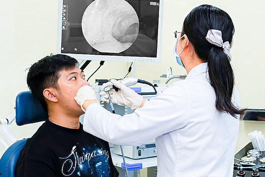 Uống kháng sinh có khỏi viêm họng không?