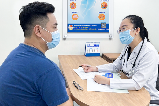 Chàng trai tăng 50 kg một năm do trầm cảm