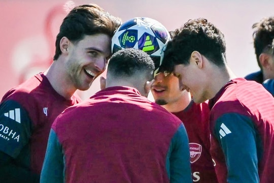 Arsenal bị chế giễu vì bài tập lạ