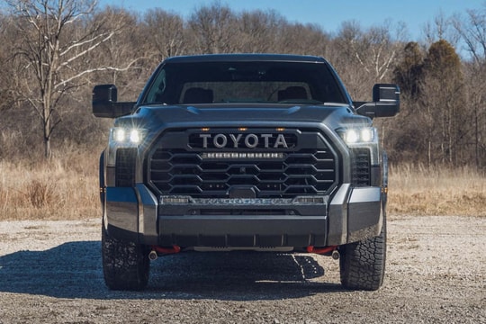 Toyota đưa Highlander, Tundra từ Mỹ về bán ở Nhật