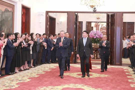 Tổng Bí thư Tô Lâm gặp mặt cán bộ Văn phòng Chủ tịch nước