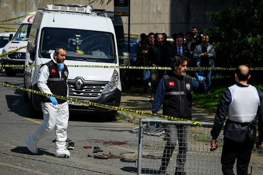Đấu súng bên ngoài lãnh sự quán Israel ở Istanbul