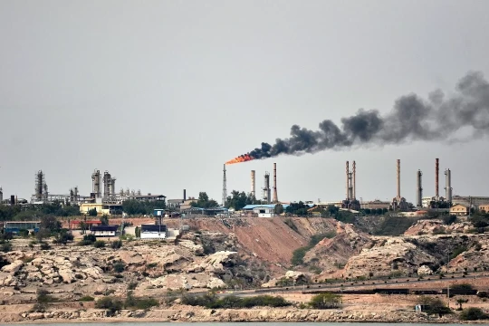 Mỹ không kích đảo Kharg của Iran