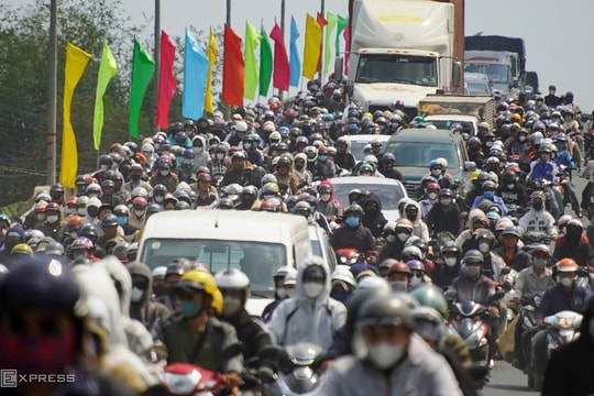 Trải nghiệm kinh hoàng chạy xe máy 9 tiếng từ Bình Dương về Trà Vinh