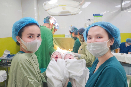 Ca sinh đôi hiếm gặp ở sản phụ U60 nhờ thụ tinh ống nghiệm