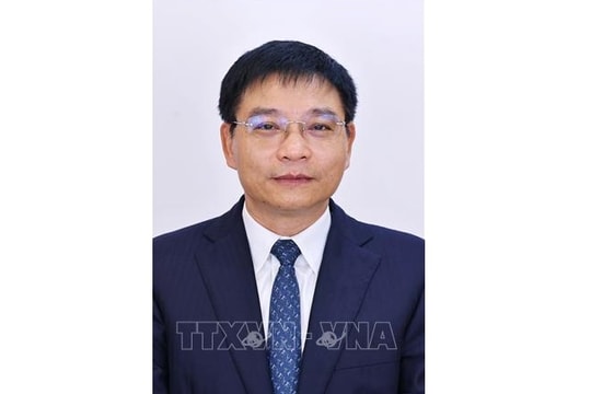 Bàn giao công tác giữa Phó Thủ tướng Nguyễn Văn Thắng và Bộ trưởng Tài chính Ngô Văn Tuấn