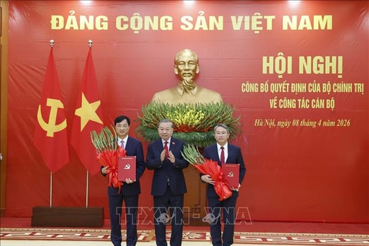 Trao quyết định bổ nhiệm Trưởng ban Tổ chức Trung ương và Chánh Văn phòng Trung ương Đảng