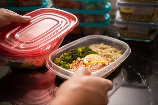 Sự nguy hại của hộp nhựa cũ