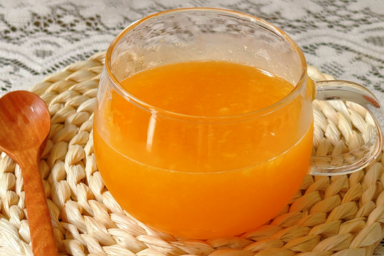 Uống nước cam hay ăn quả cam tốt hơn?