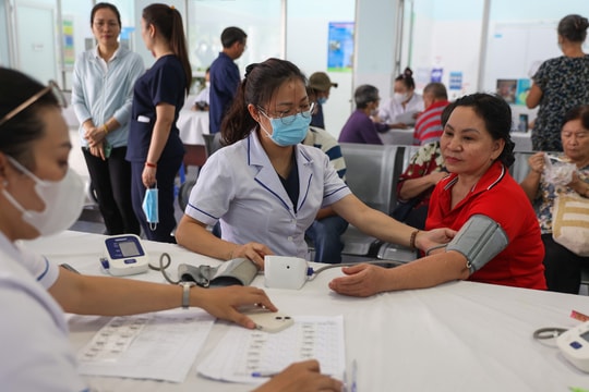 Mỗi người dân TP HCM sẽ có một 'hộ chiếu sức khỏe'