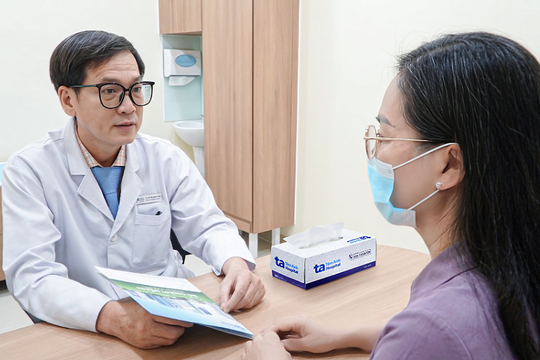 Áp xe ngực kèm ung thư vú