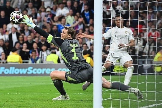 Neuer hay nhất khi Bayern đả bại Real