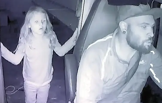 Camera trong xe lật tẩy lời khai của tài xế bắt cóc bé gái 7 tuổi