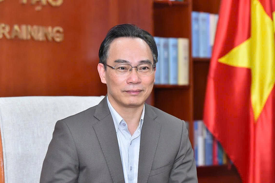 Ông Hoàng Minh Sơn giữ chức Bộ trưởng Giáo dục và Đào tạo